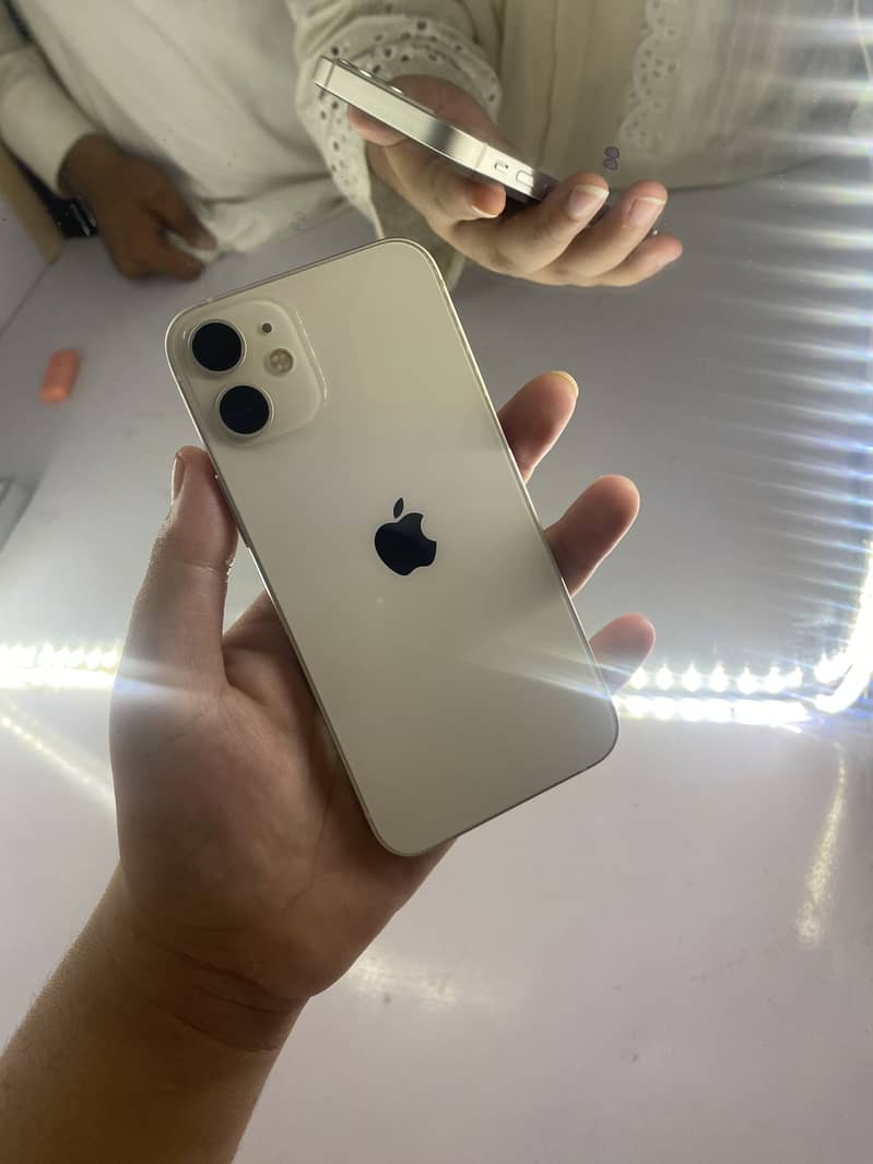 Apple iPhone 12 mini 8