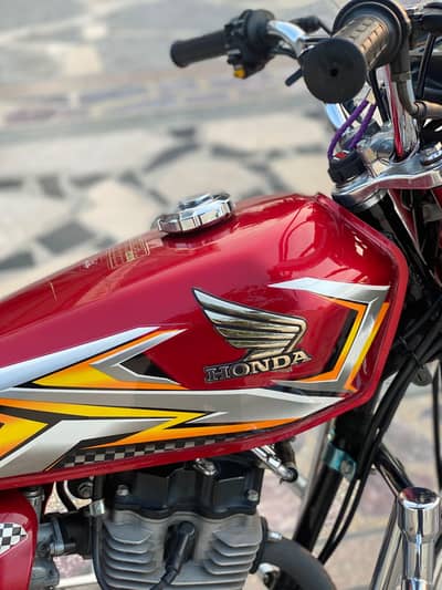 125 Bike sale contact on whatsapp