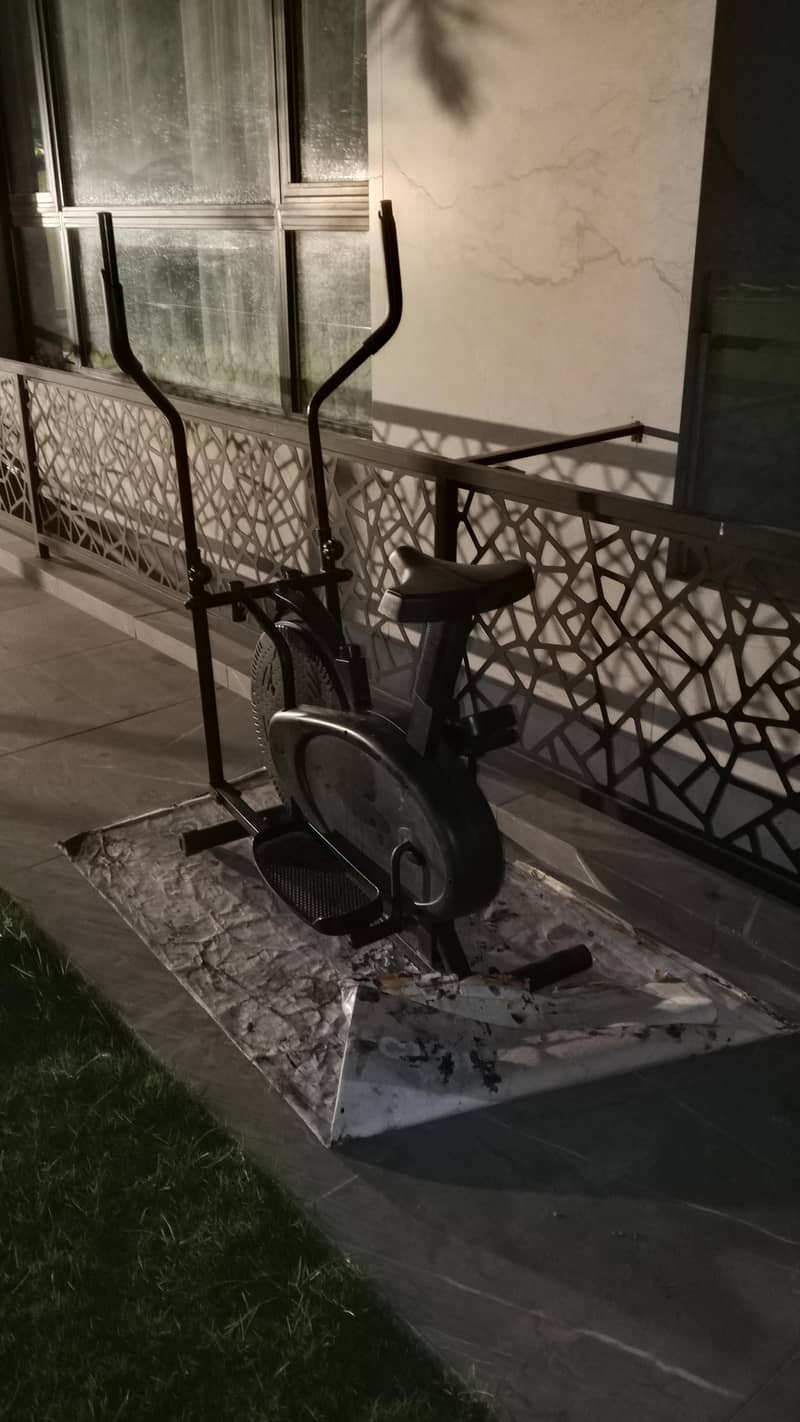 gym cycle trainer 0