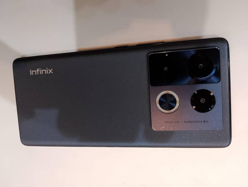 Infinix Note 40 Pro 3