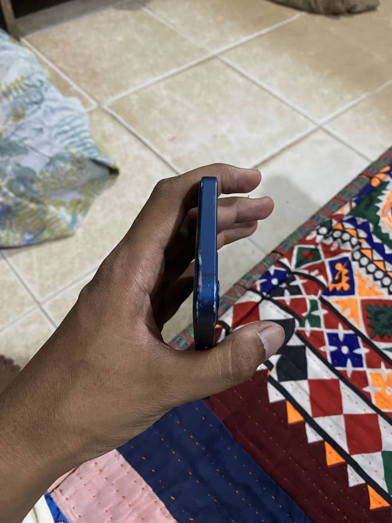 Apple iPhone 12 2