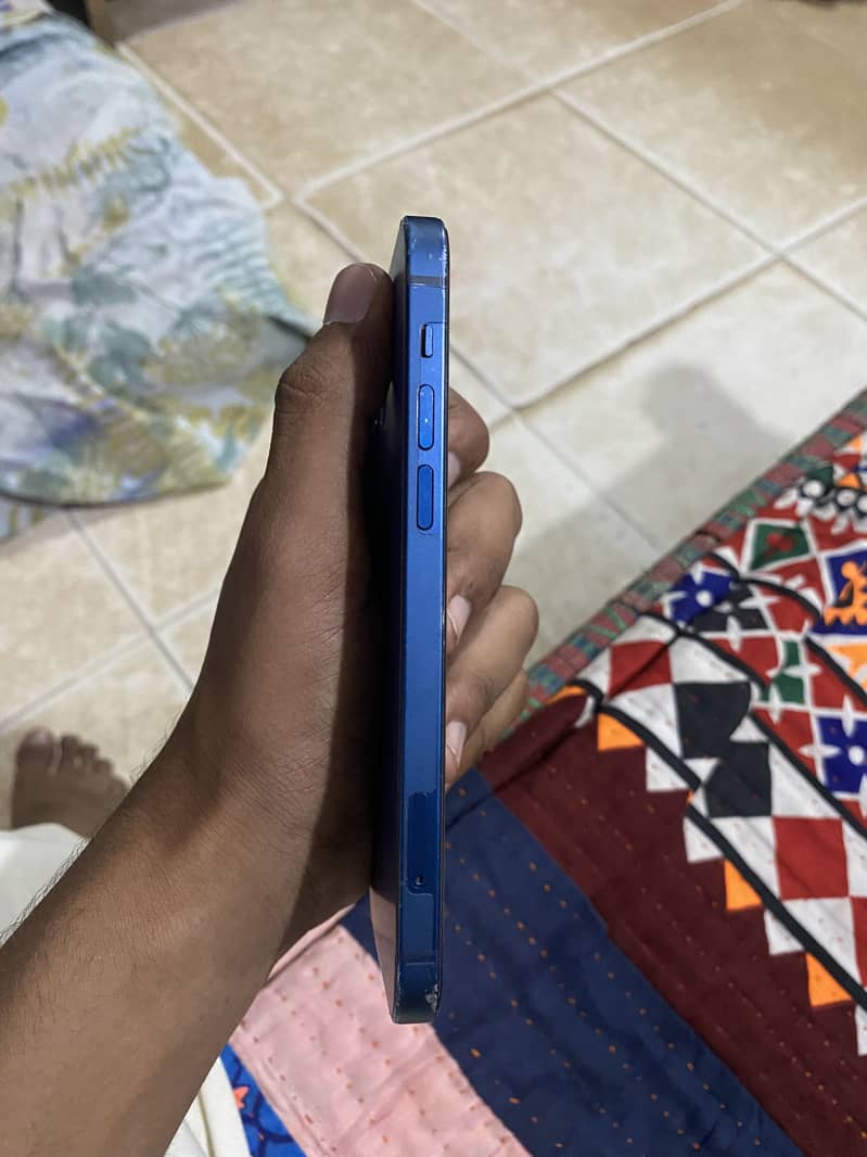 Apple iPhone 12 5