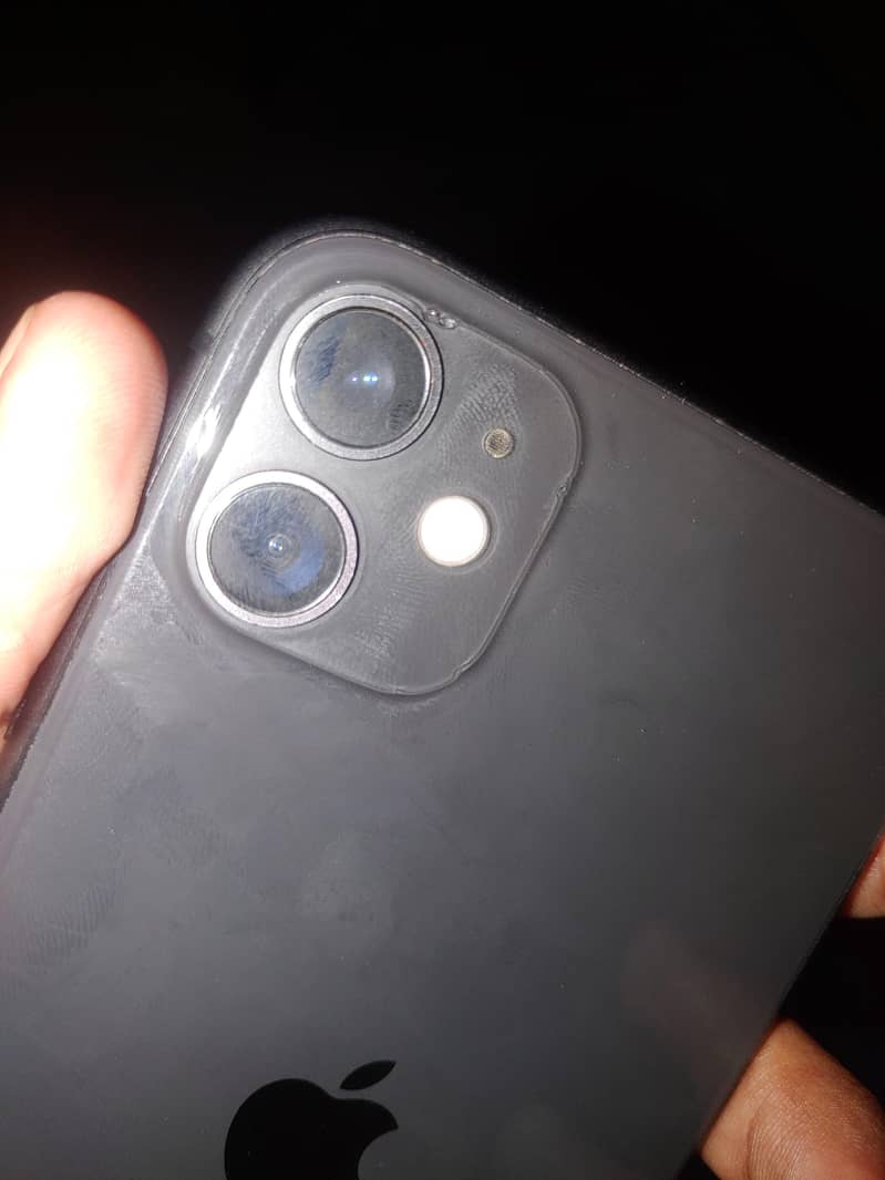 Apple iPhone 11 0