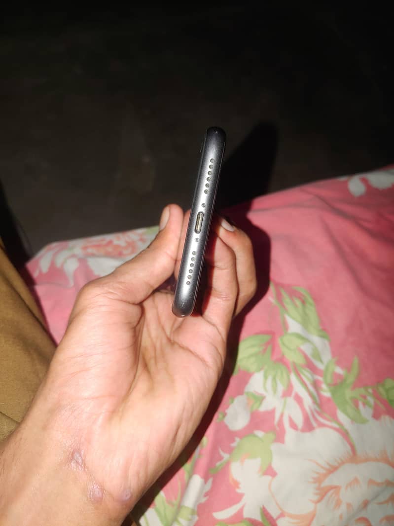 Apple iPhone 11 2