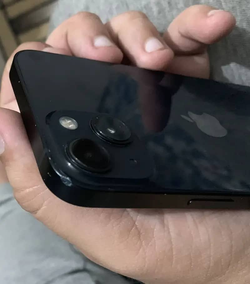 Apple iPhone 13 1