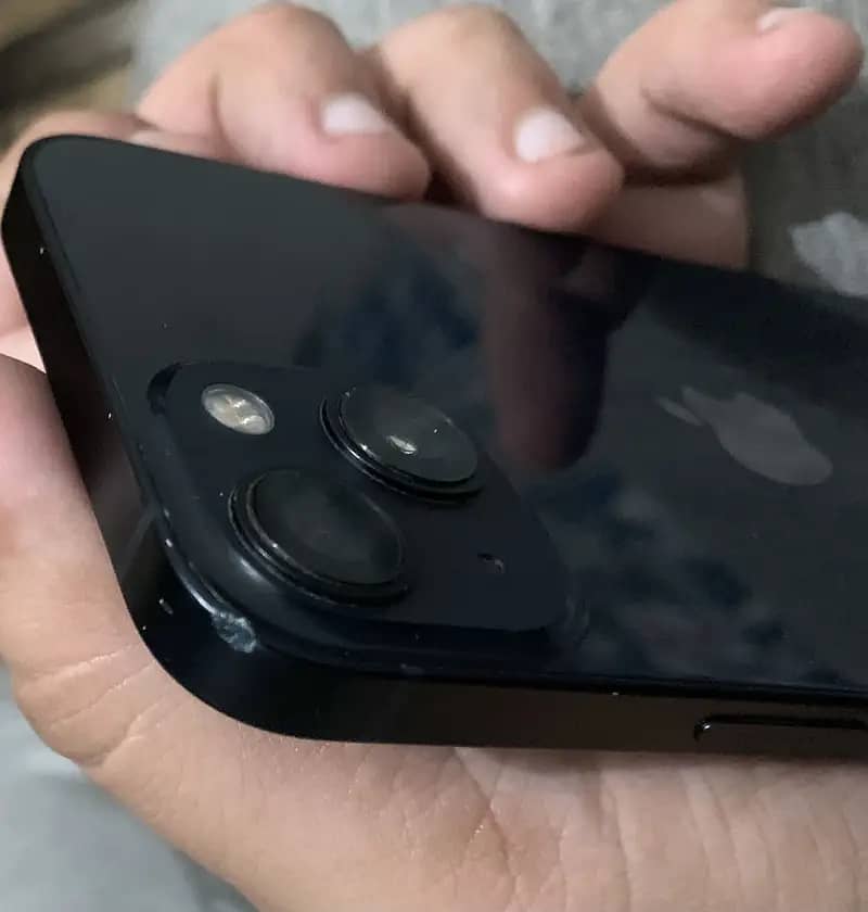 Apple iPhone 13 4