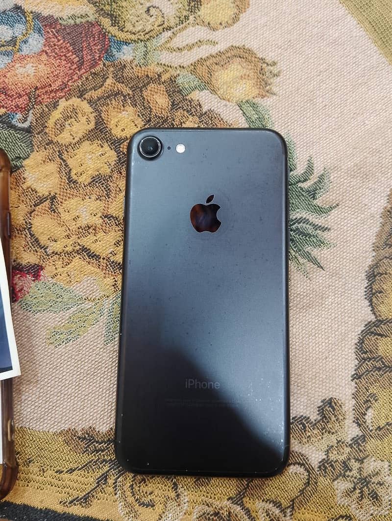 Apple iPhone 7 0