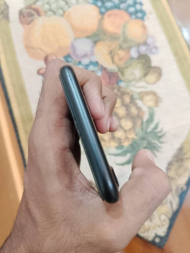 Apple iPhone 7 1