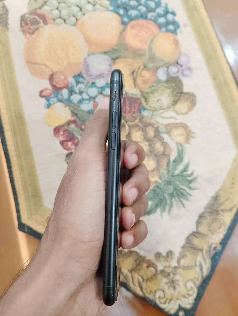 Apple iPhone 7 2