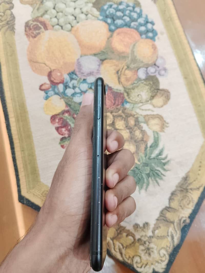 Apple iPhone 7 3