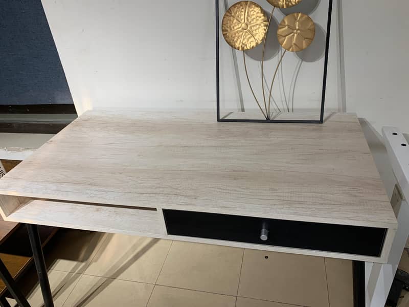 Workstation | Study Table | Employee Table 17