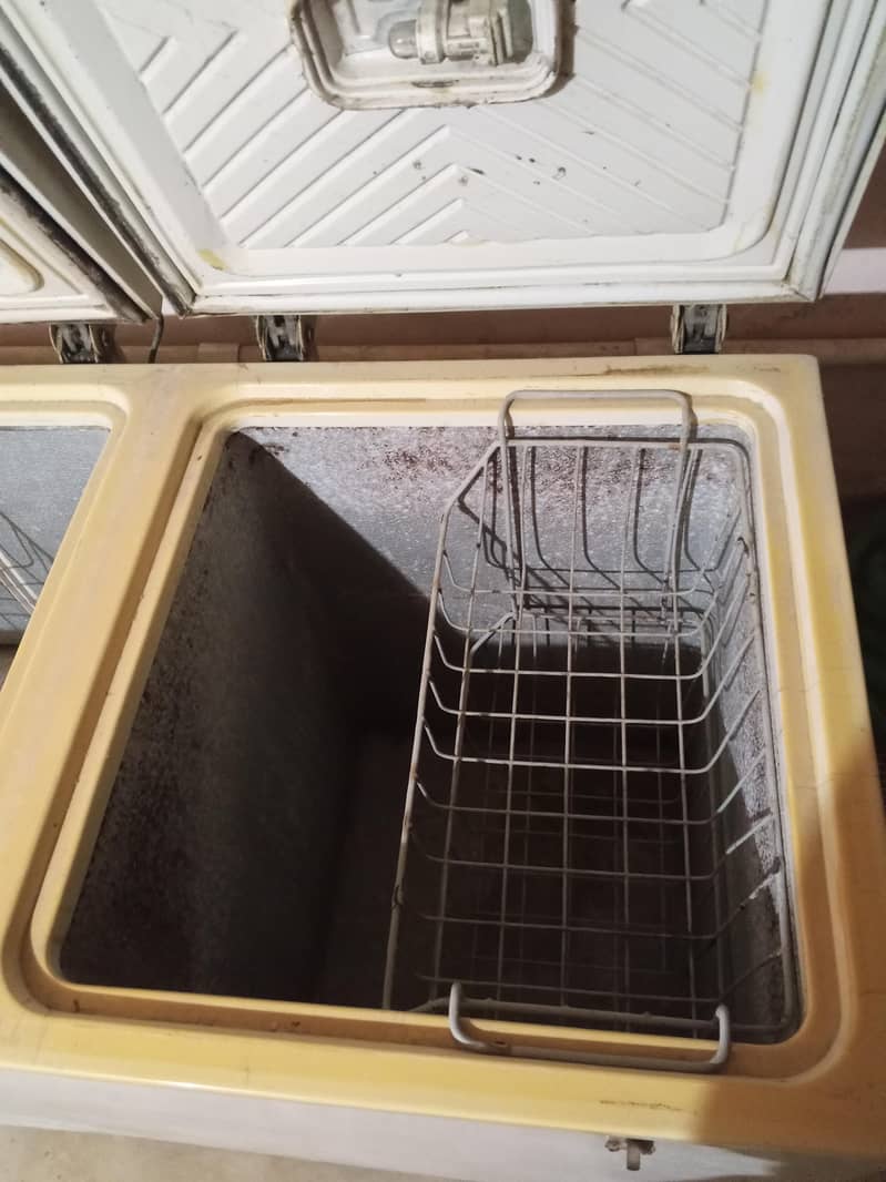 refrigerator 0