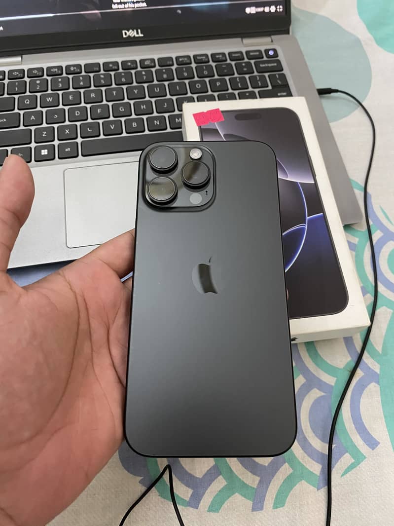 Apple iPhone 16 Pro Max 1