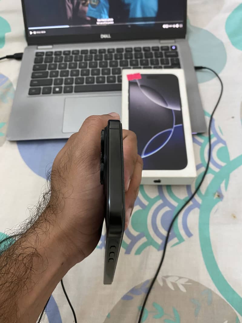Apple iPhone 16 Pro Max 5