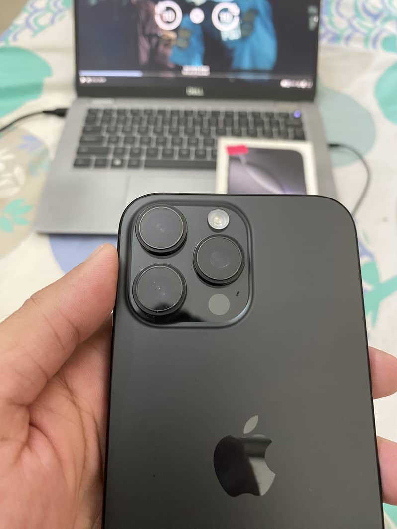 Apple iPhone 16 Pro Max 7