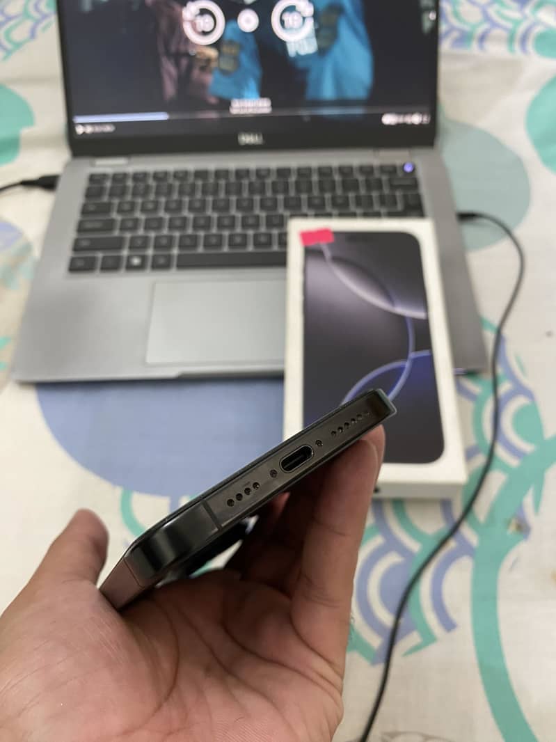 Apple iPhone 16 Pro Max 8