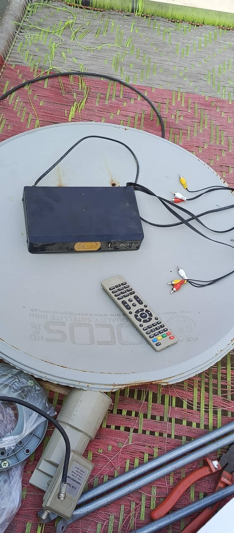 TV dish antenna 4