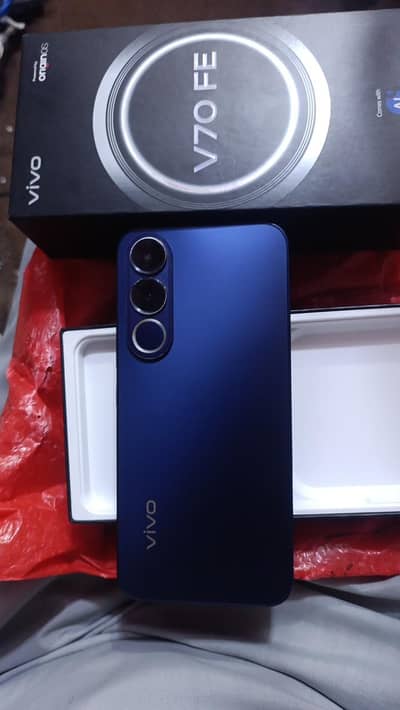 Vivo V70 FE 5G