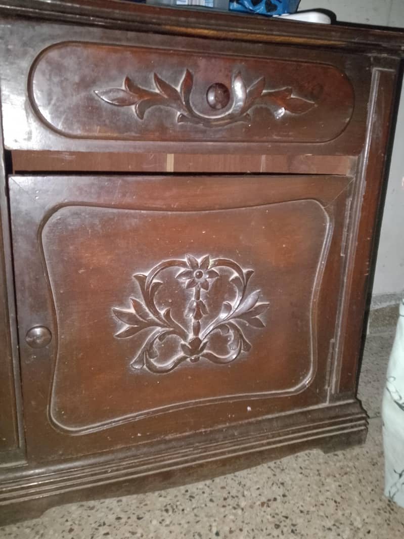 dressing table and side tables 1