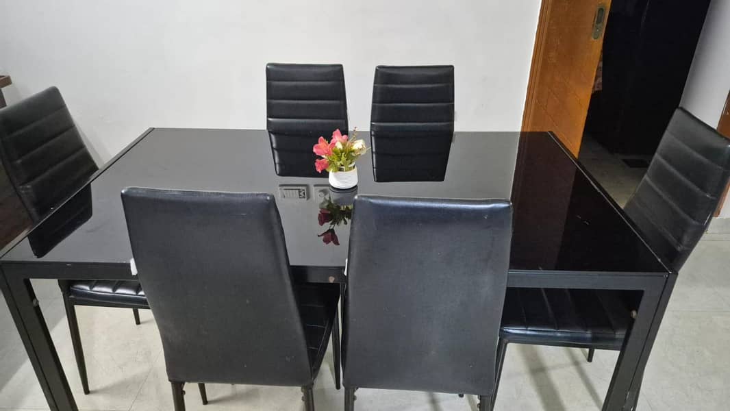 Elba Dining Table (6 Persons) 1