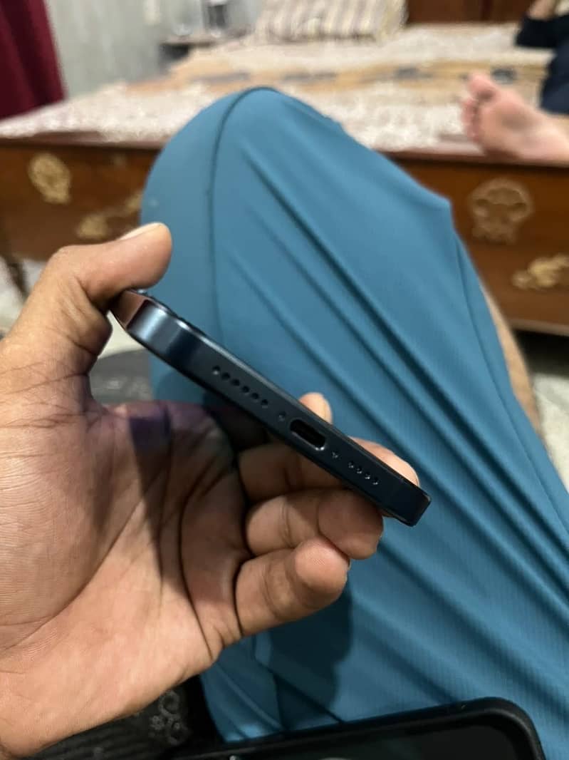 Apple iPhone 15 Pro 6