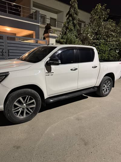 Toyota Revo 2017
