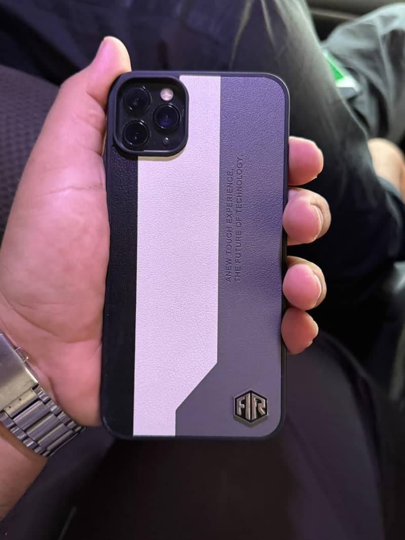 Apple iPhone 11 Pro Max 2