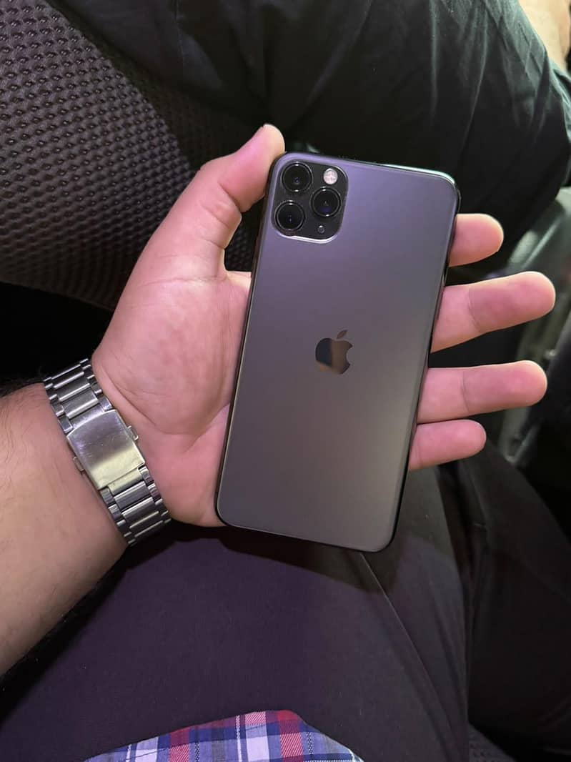 Apple iPhone 11 Pro Max 4