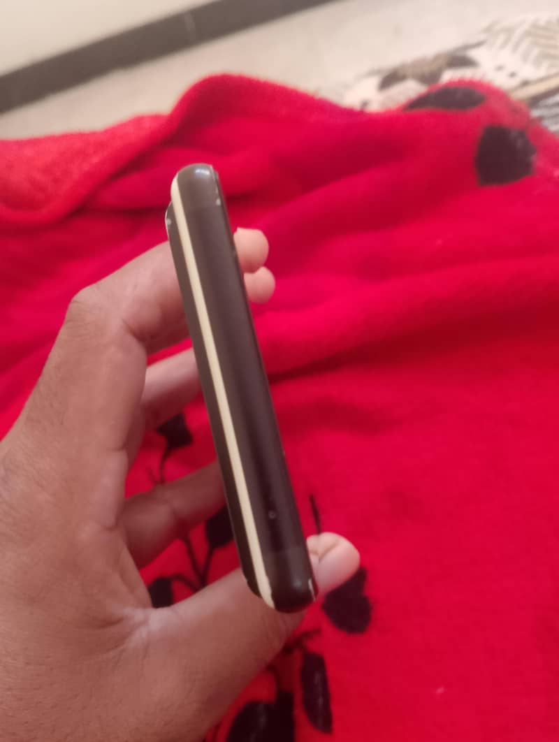 Google Pixel 6 4
