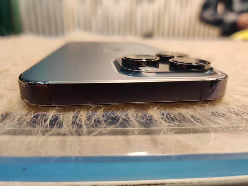 Apple iPhone 14 Pro Max 1