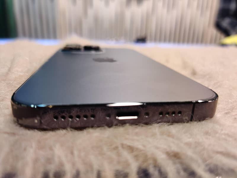 Apple iPhone 14 Pro Max 4