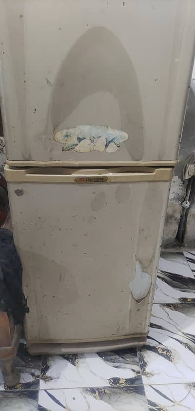 Dawlen fridge for sale
