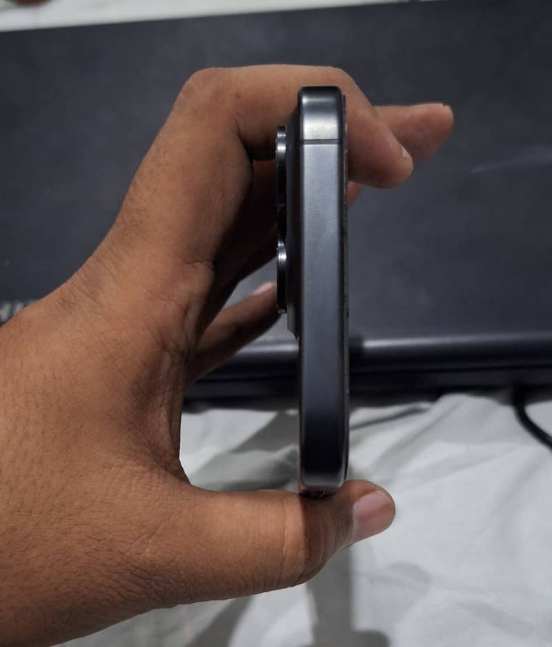 Apple iPhone 15 Pro Max 8
