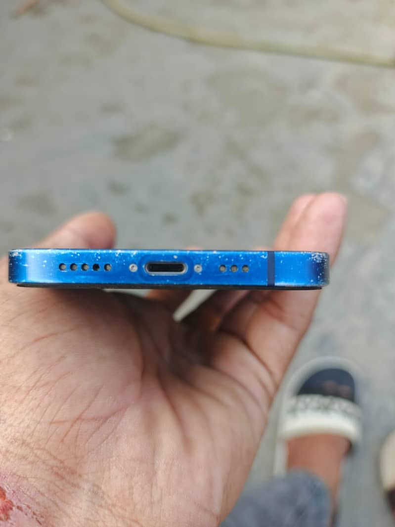 Apple iPhone 12 1