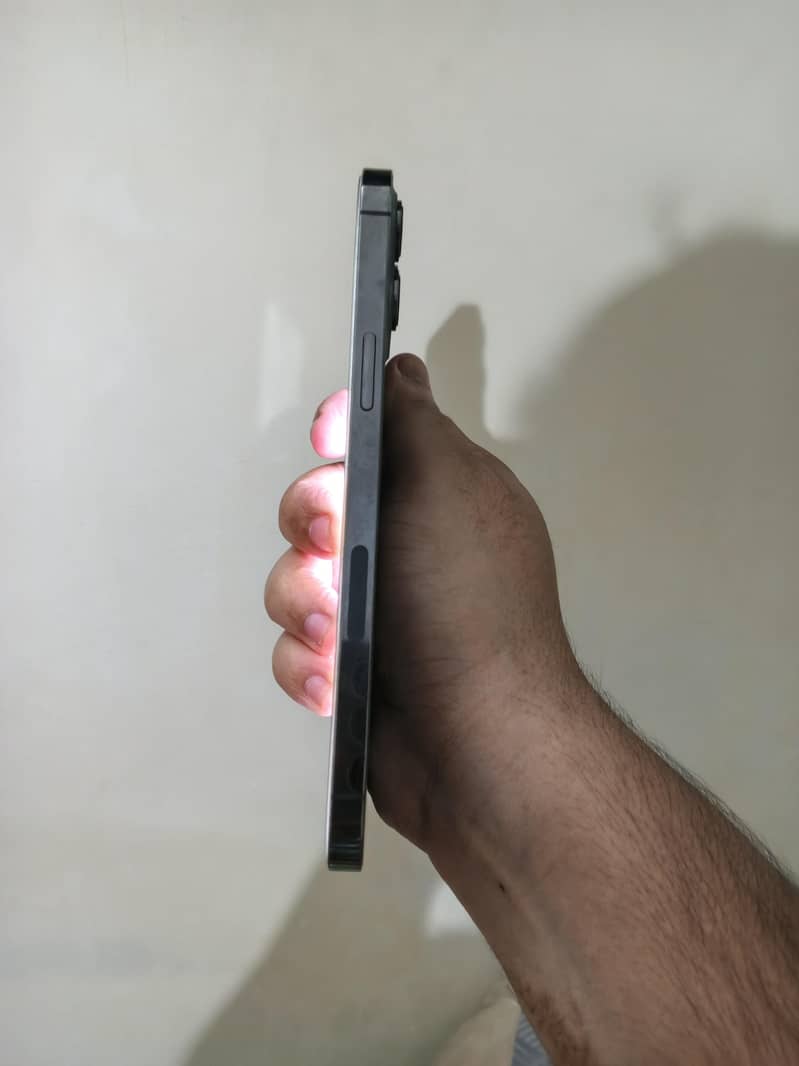 Apple iPhone 12 Pro Max 3