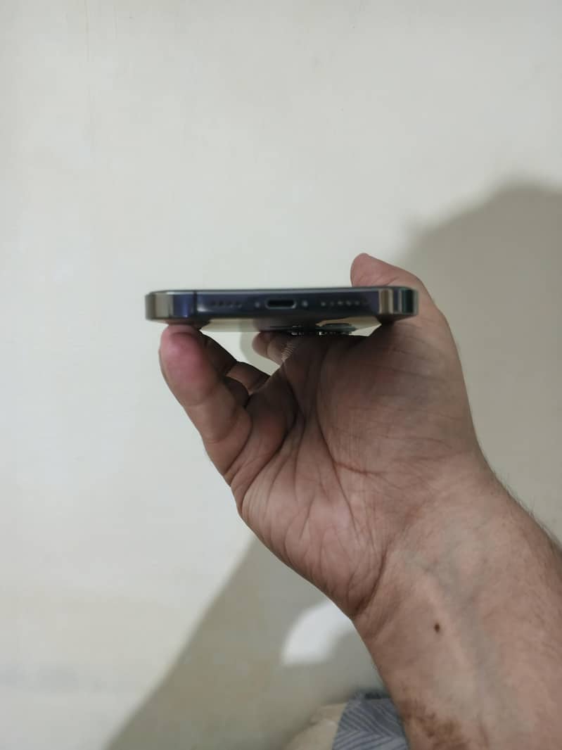 Apple iPhone 12 Pro Max 4