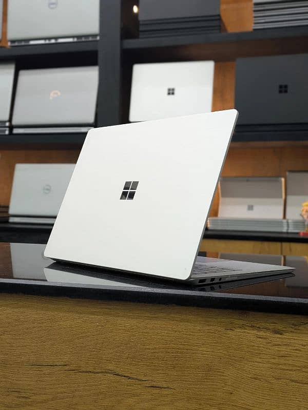 Microsoft surface Laptop 2 3