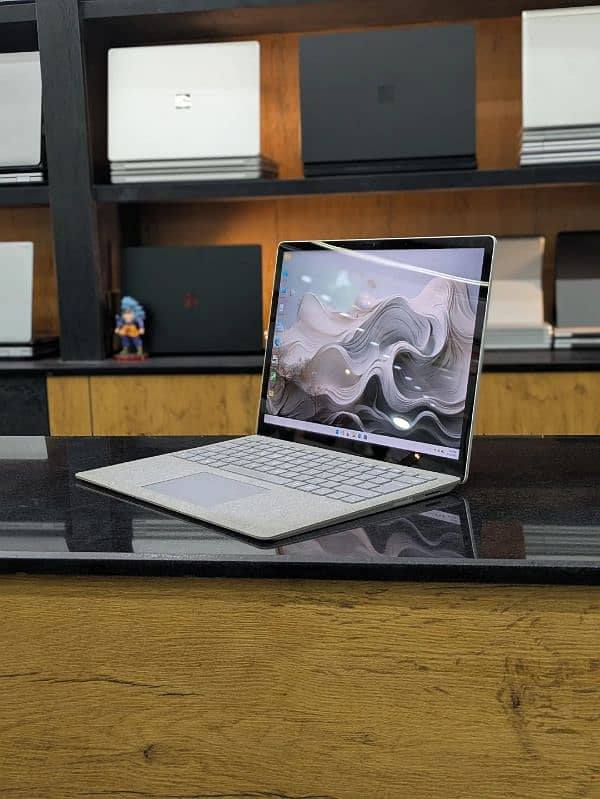 Microsoft surface Laptop 2 4