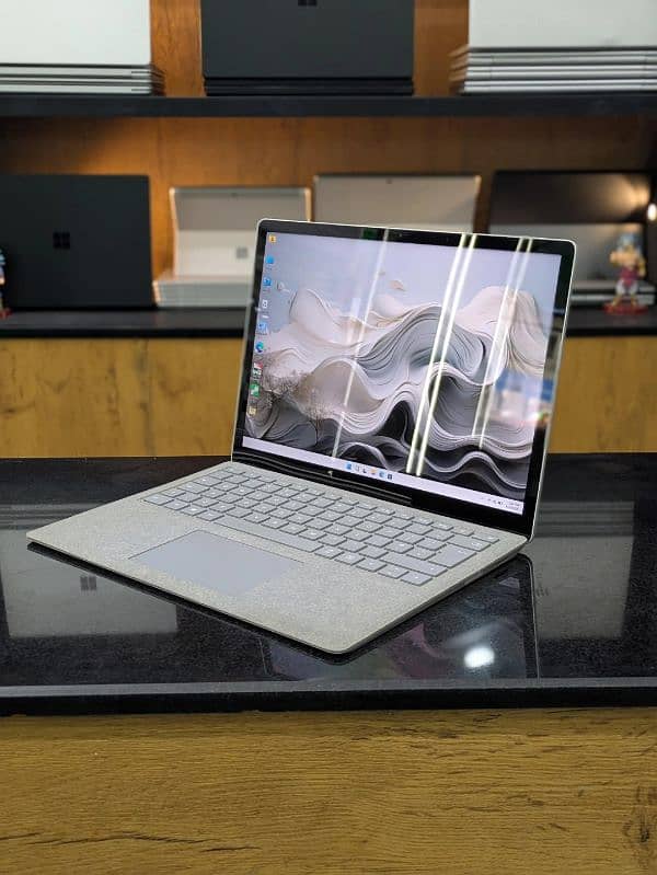 Microsoft surface Laptop 2 5