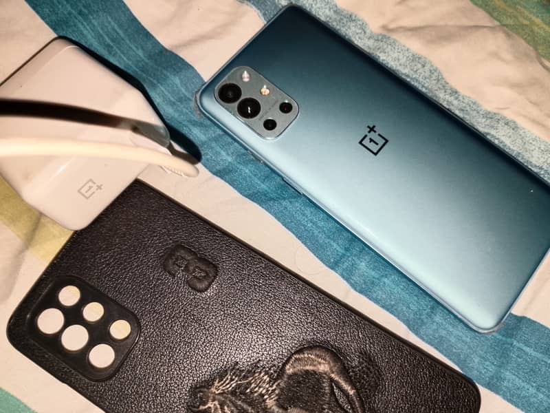 One Plus 9R in scratch less condition 2