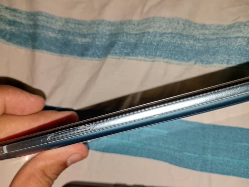 One Plus 9R in scratch less condition 6