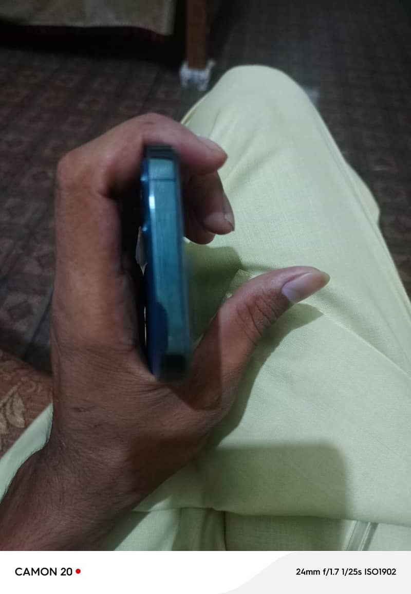 Apple iPhone 12 Pro 4