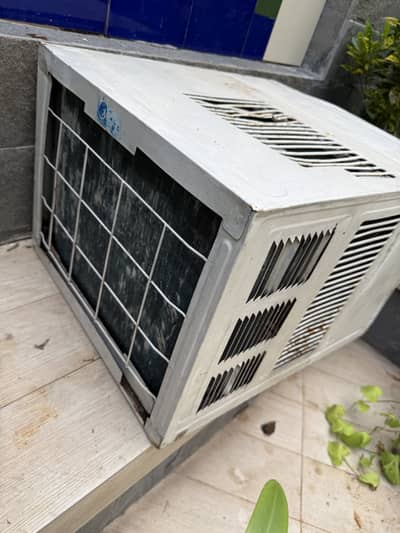 Window AC Used but working properly
