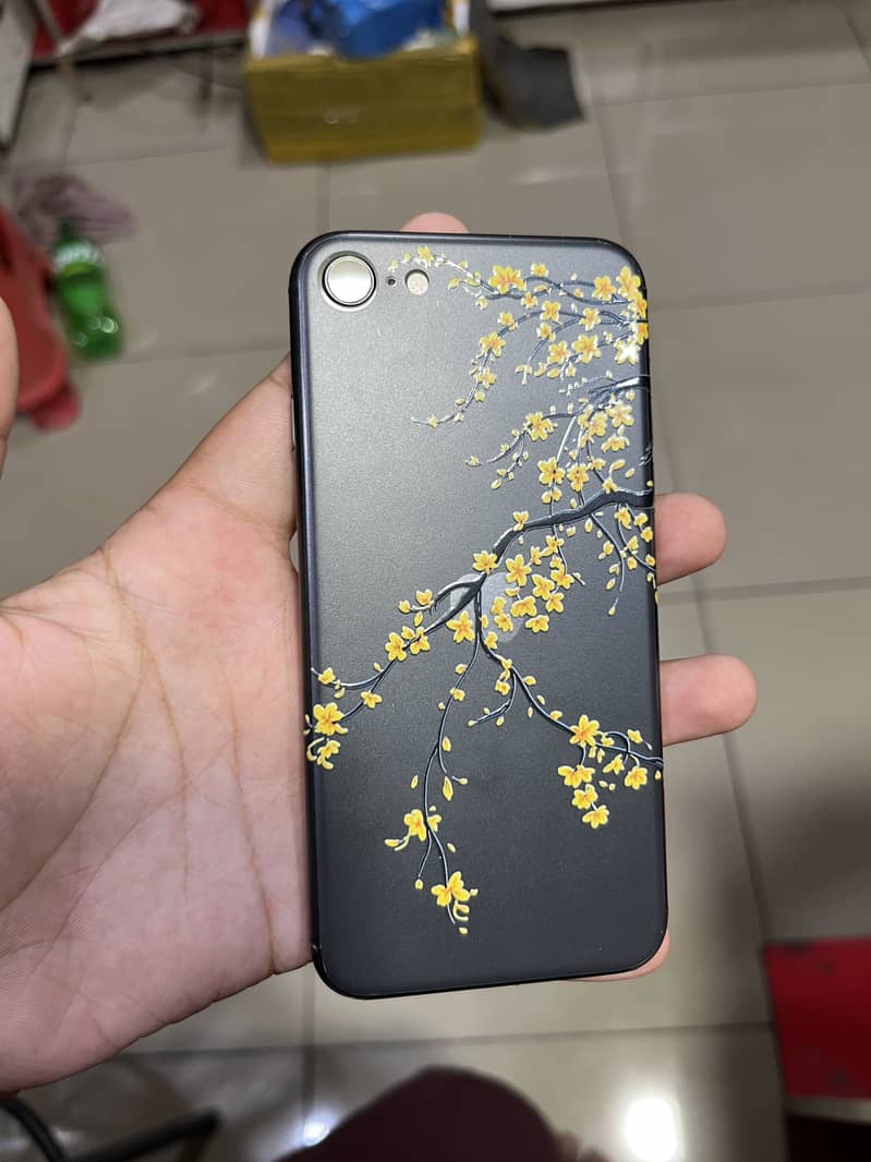 Apple iPhone SE 2nd generation 1