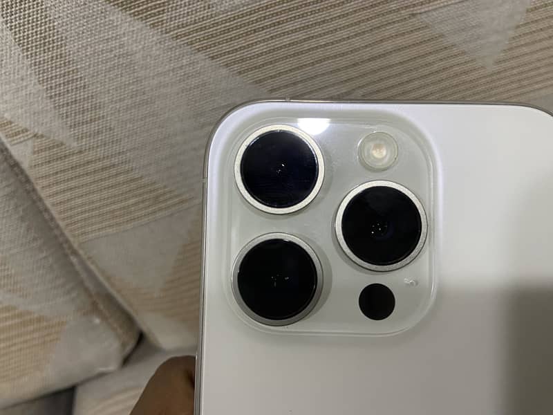 Iphone 15 pro JV 3