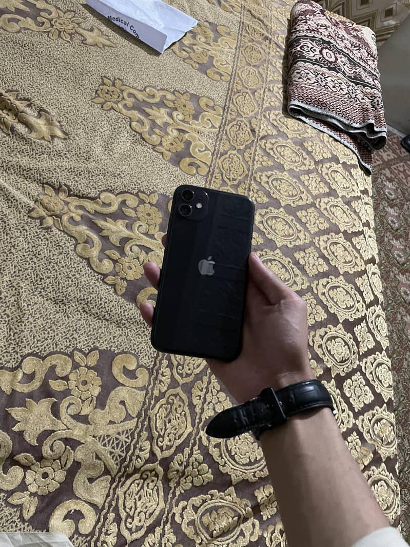 Apple iPhone 11 3