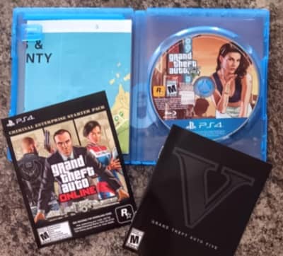 GTA5 PREMIUM-EDITION. Scratchless 10/10 CONDITION