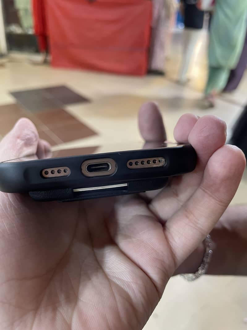 Apple iPhone 16 Pro Max 3