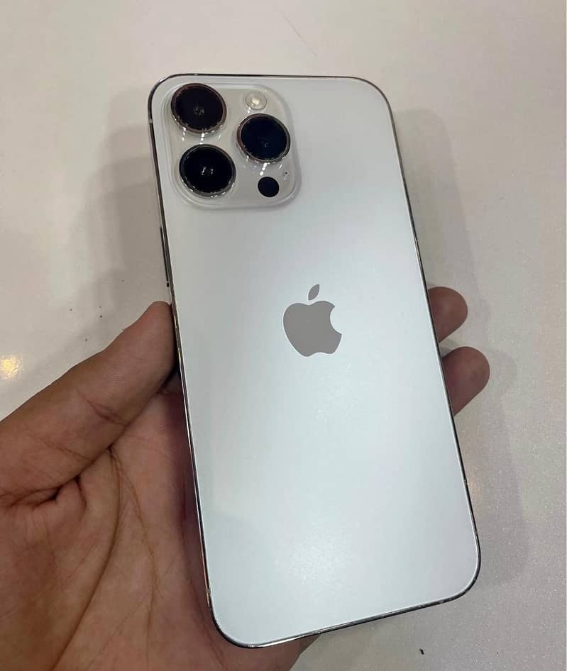 Apple iPhone 14 Pro Max 3