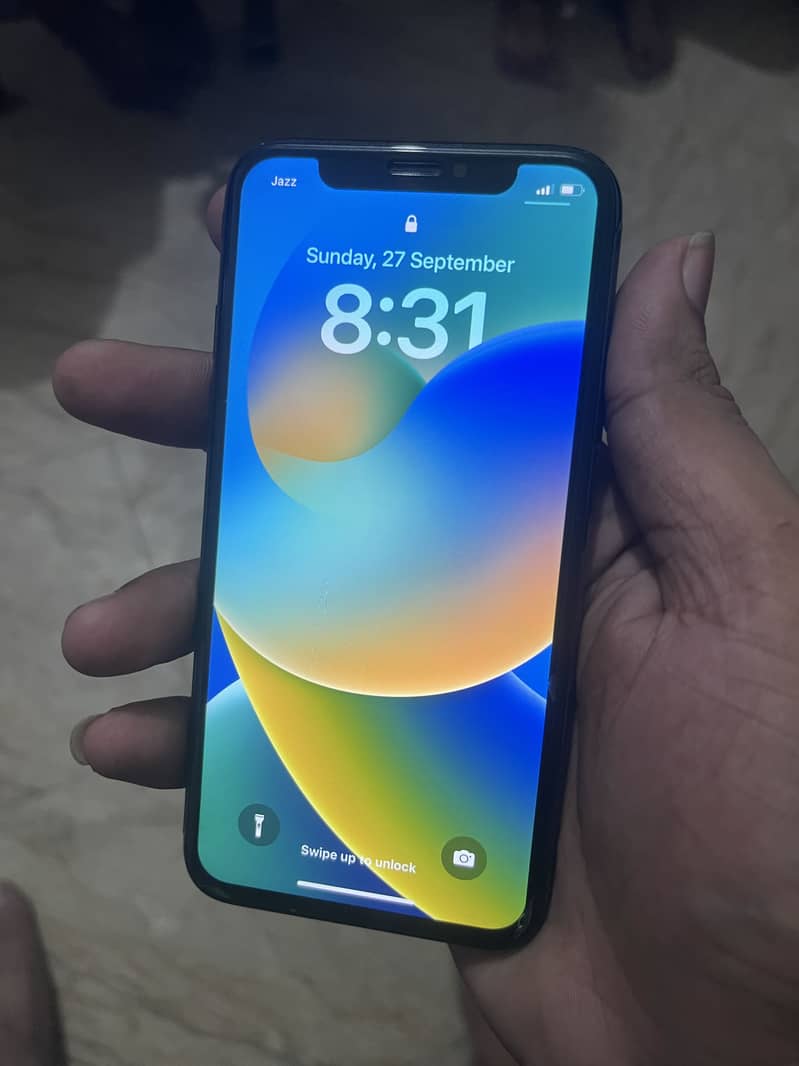 Apple iPhone X 4